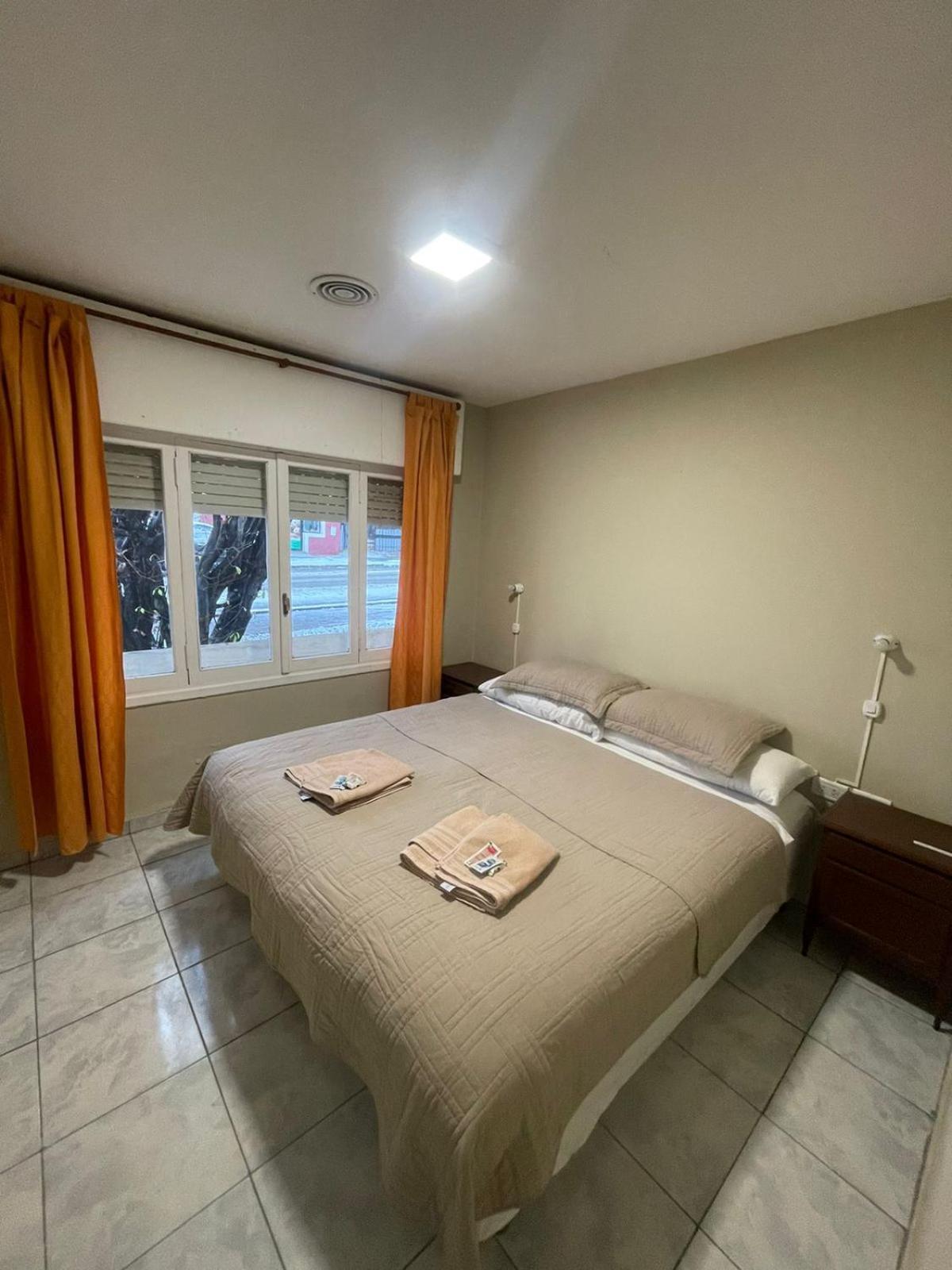 Hostel Danny El Calafate Exterior foto